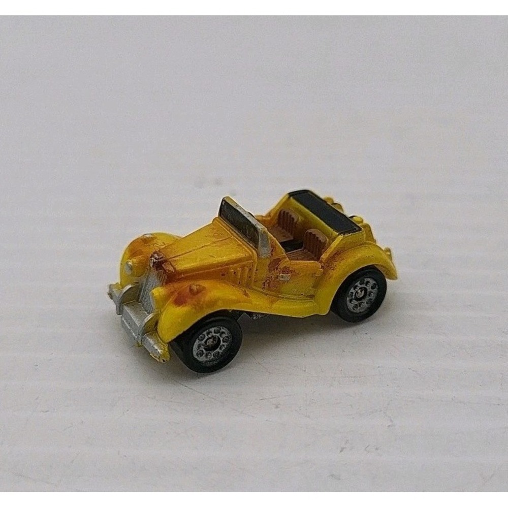 Small Micro Machine MG Convertible in‎ Yellow